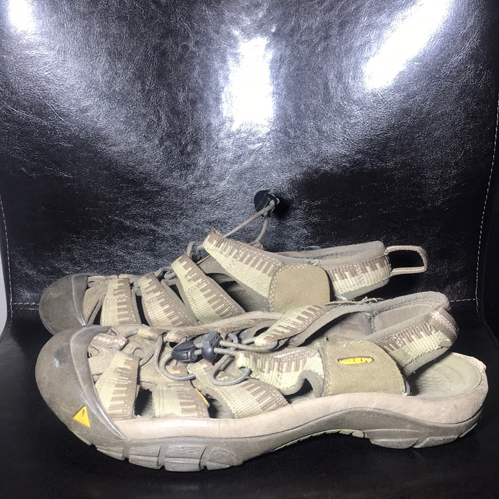 Keen Shoes Sz 9